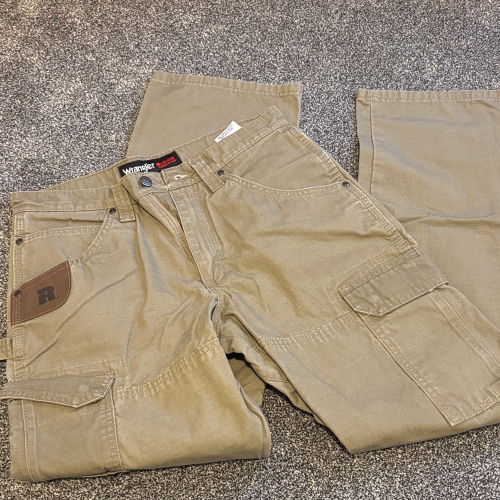 Wrangler Men's Khaki Utility Cargo Pants